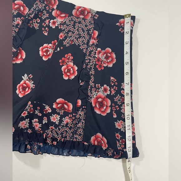 The Fifth Label Navy Floral Ruffle Hem Shorts Women’s Size M - Picture 4 of 7